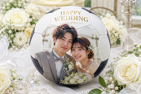 東京都在住20代 五十嵐様|結婚祝いとして写真入りサッカーボールを製作しました